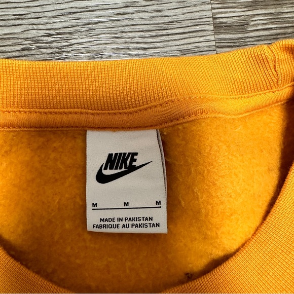 Nike Essentials Crew Fleece Crop Oversized Sweatshirt Crewneck - Orange - Picture 3 of 4